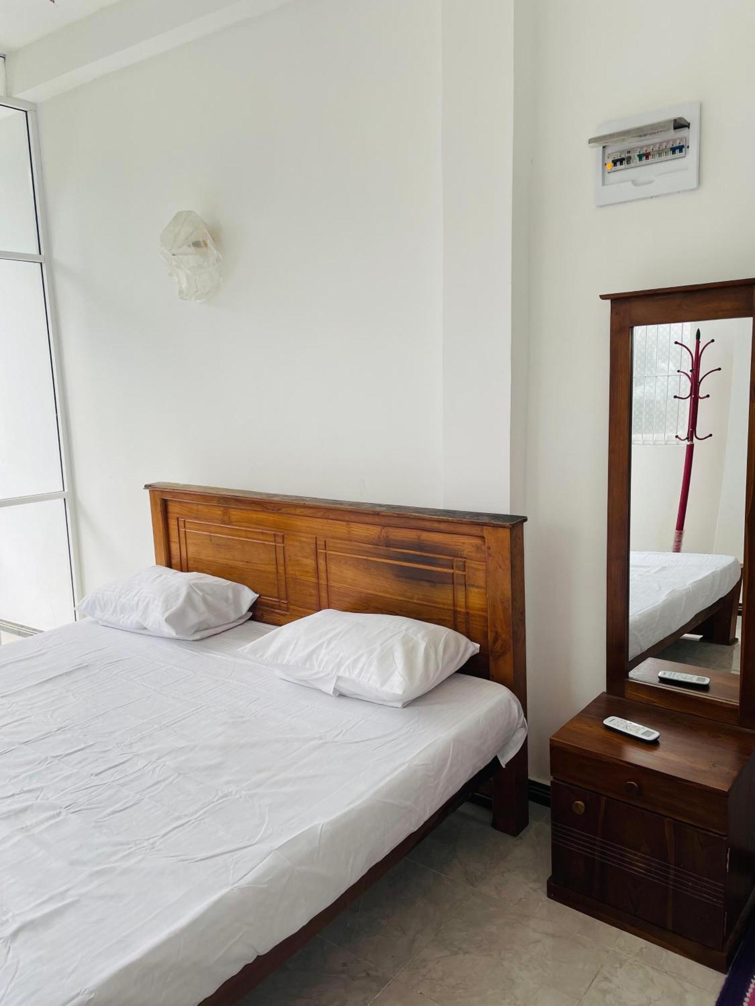 Star Village Hostel Канди Экстерьер фото